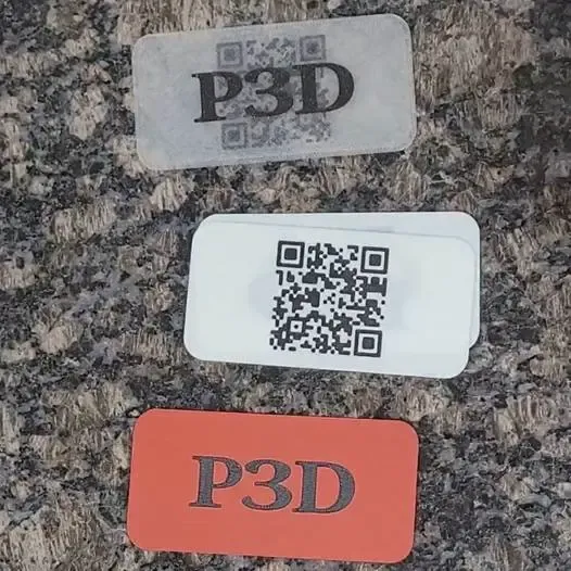 بطاقة أعمال ووسائل تواصل اجتماعي مخصصة برمز QR من TAPLINK