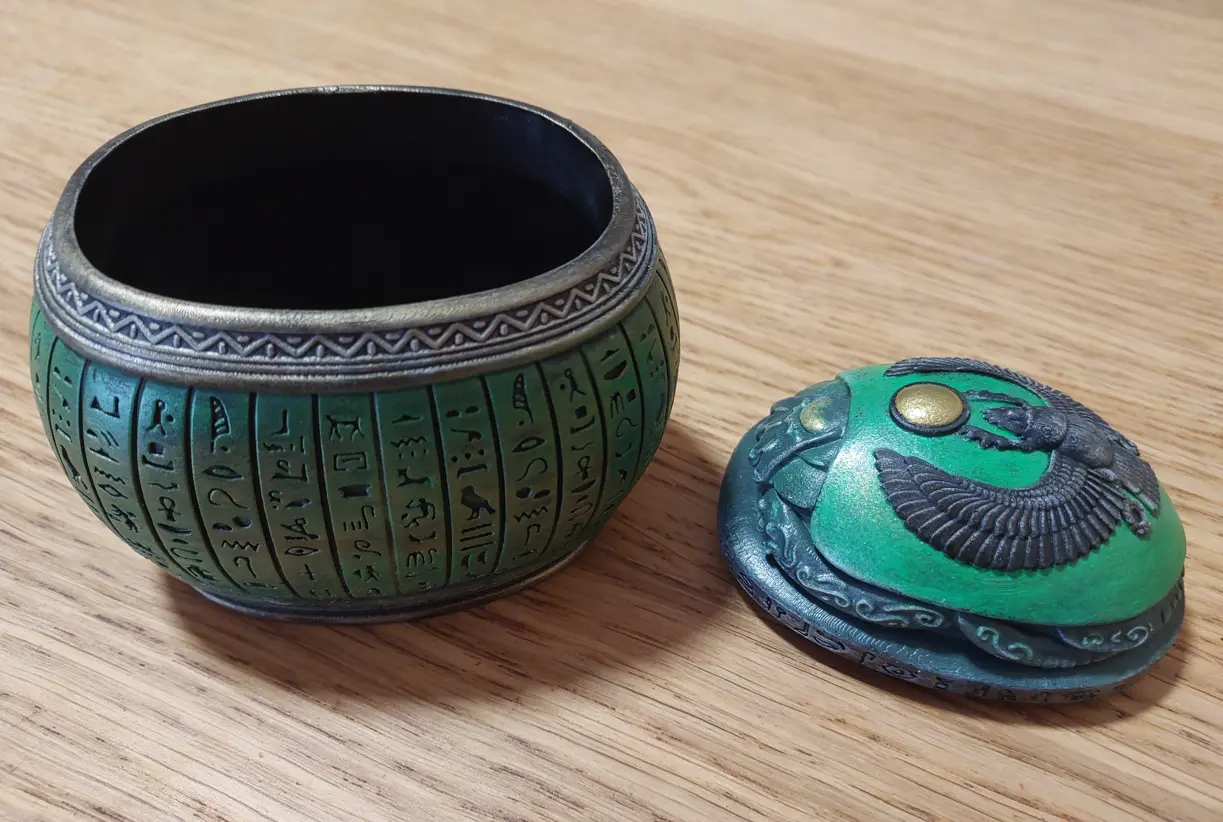 Egyptian jewelry box