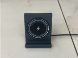 Cell stand with wireless charger-0