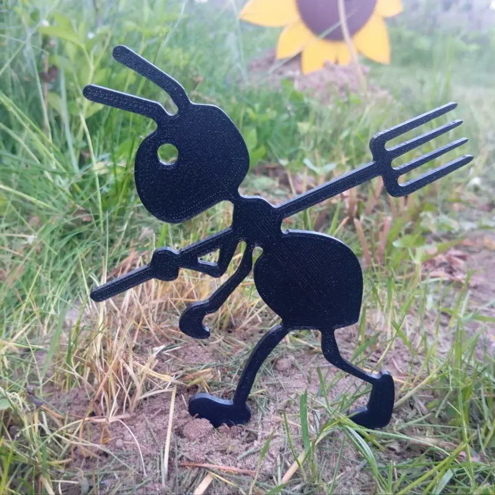 3D Printer Files | 3MF File | Garden figure of an ant with a pitchfork