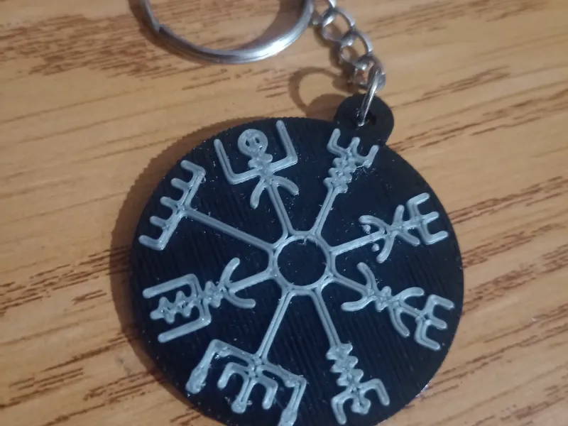 Vegvísir Keychain Viking