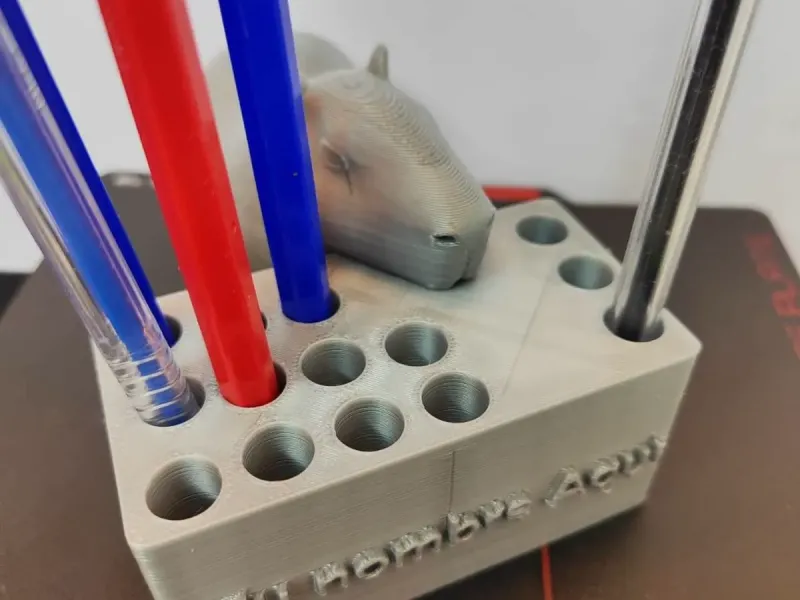 Lapicero Carpincho / Capybara Pen Holder