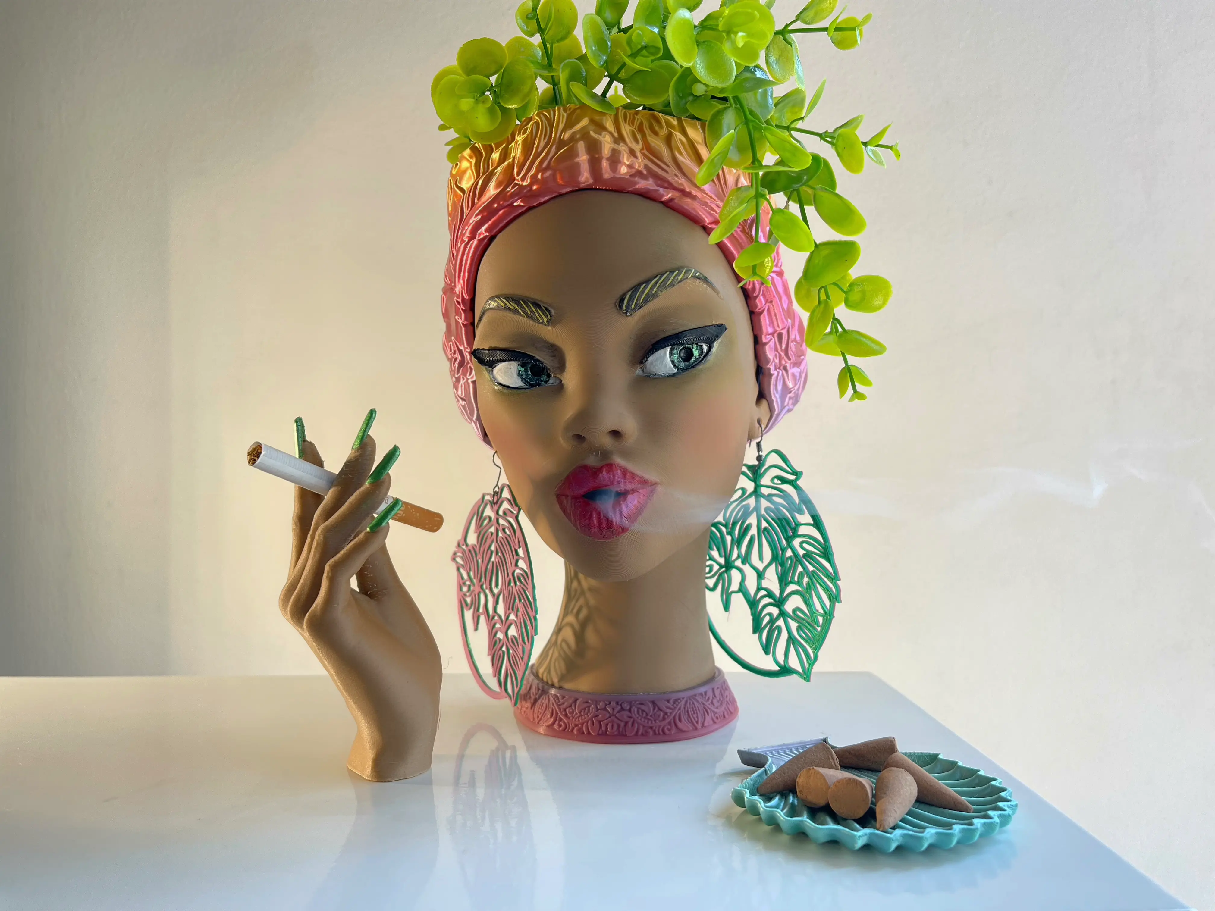 AFRO QUEEN VASE/INCENSE HOLDER/PLANTER