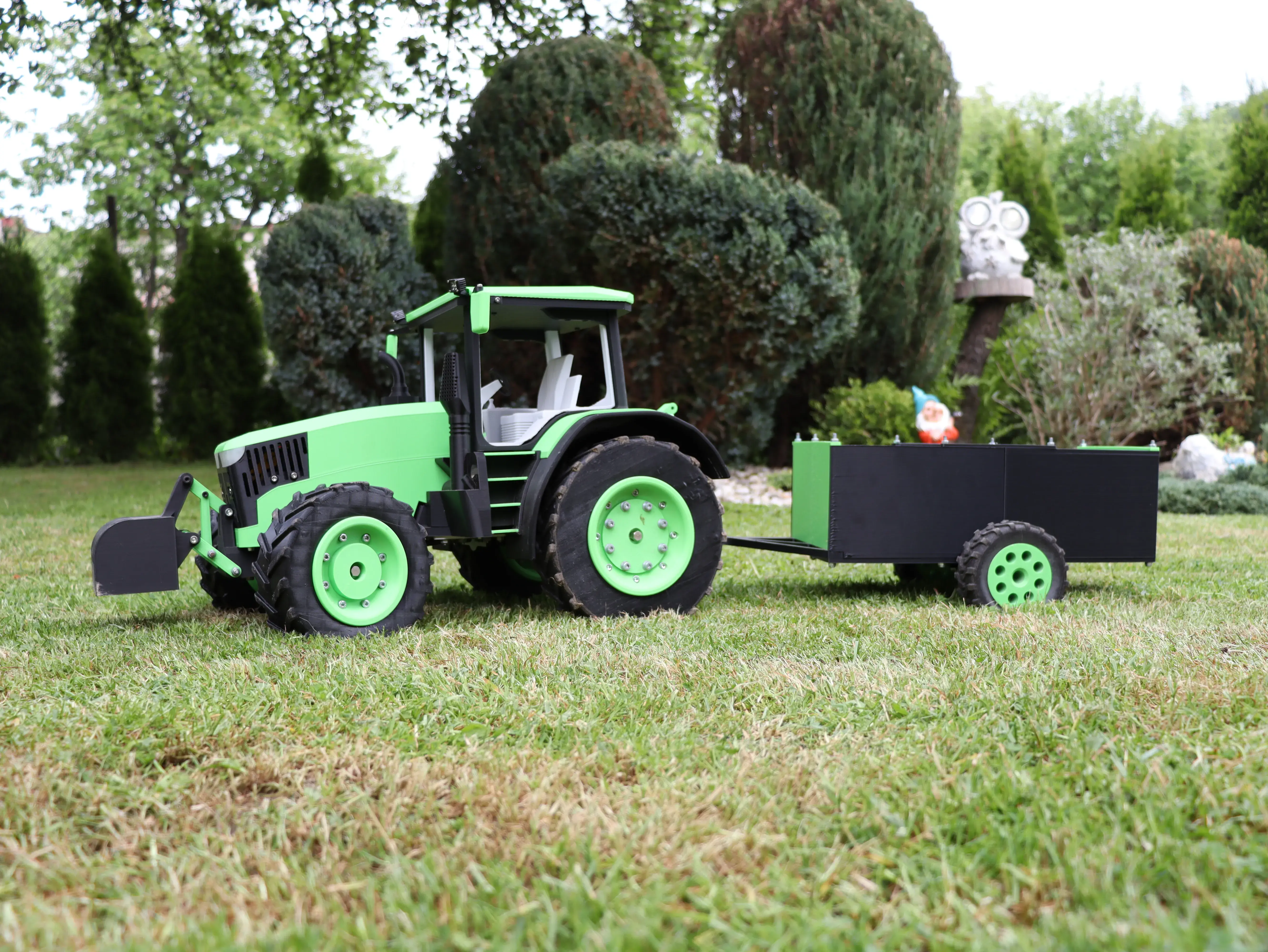 RC TRACTOR MODEL 2