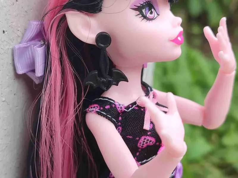 Earrings for Draculaura G3 Monster High
