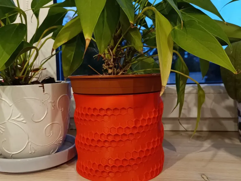 Spiral Hexagon vase