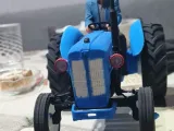 trattore Fordson Dexta-0