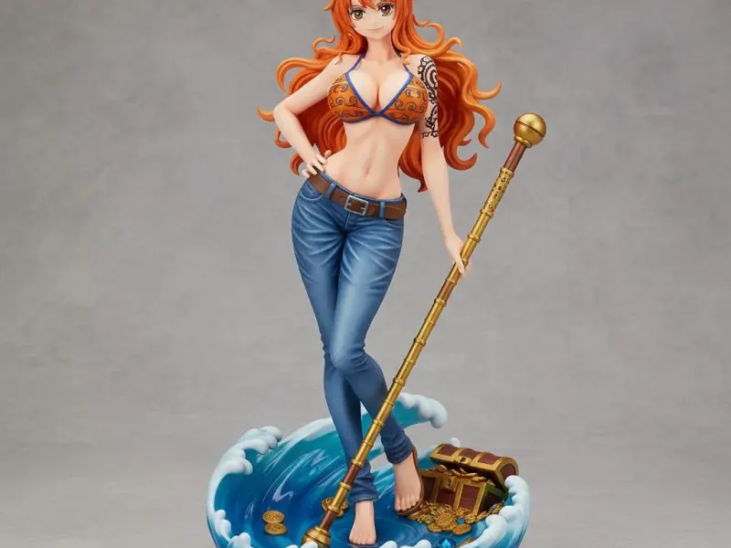 Nami Navigator Glamour Pose Collectible Figurine