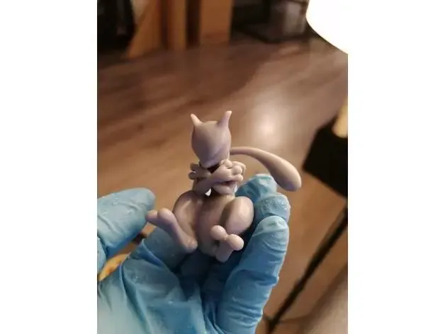 Incubatorul MewTwo