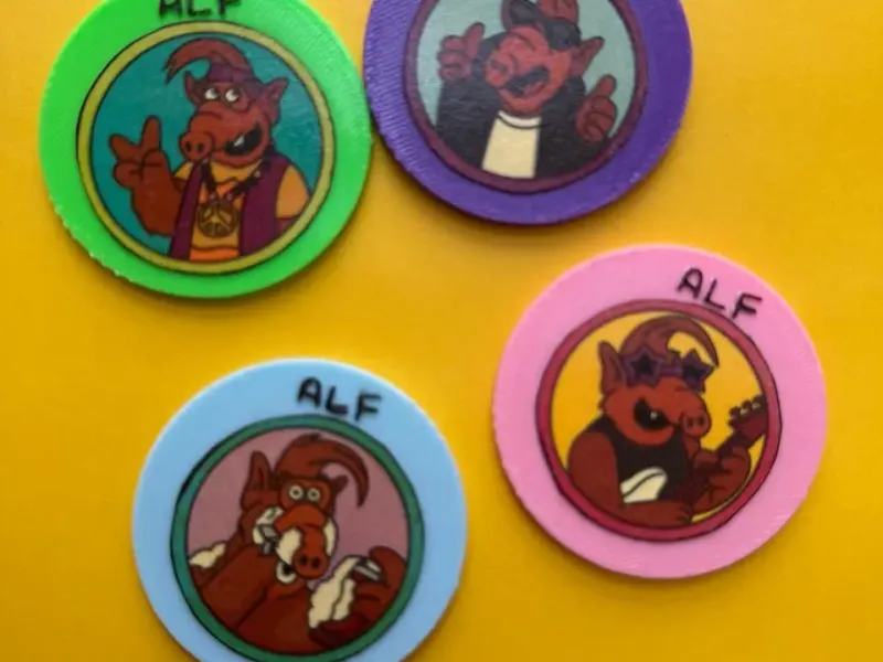 alf volvio en forma de fichas chapa Los simpsons simpson