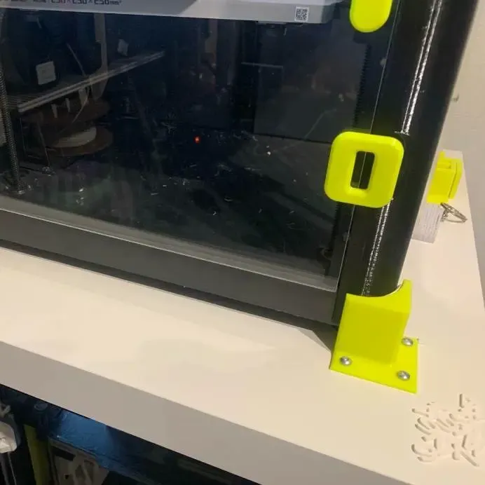 Corner holder for 3D-printer