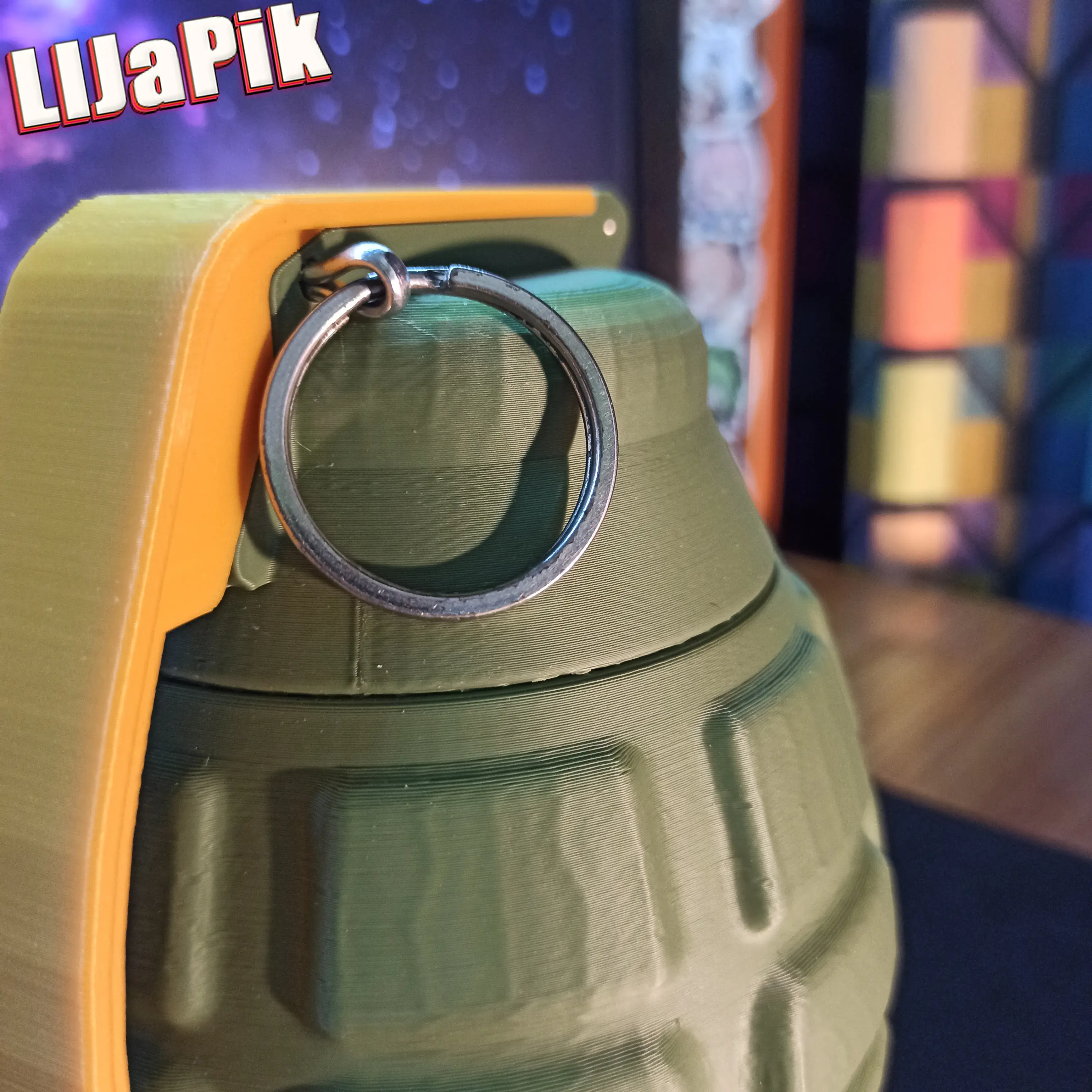 Cracker and Candy Bin / Grenade 💣 / Vase