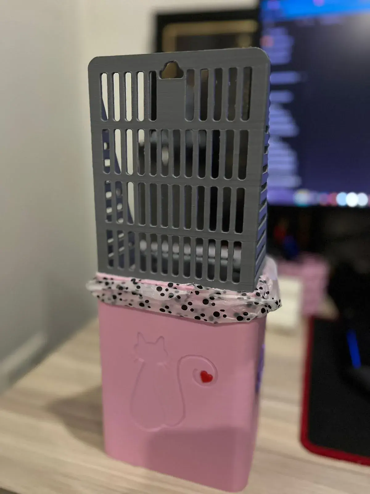 Secure Litter Scoop