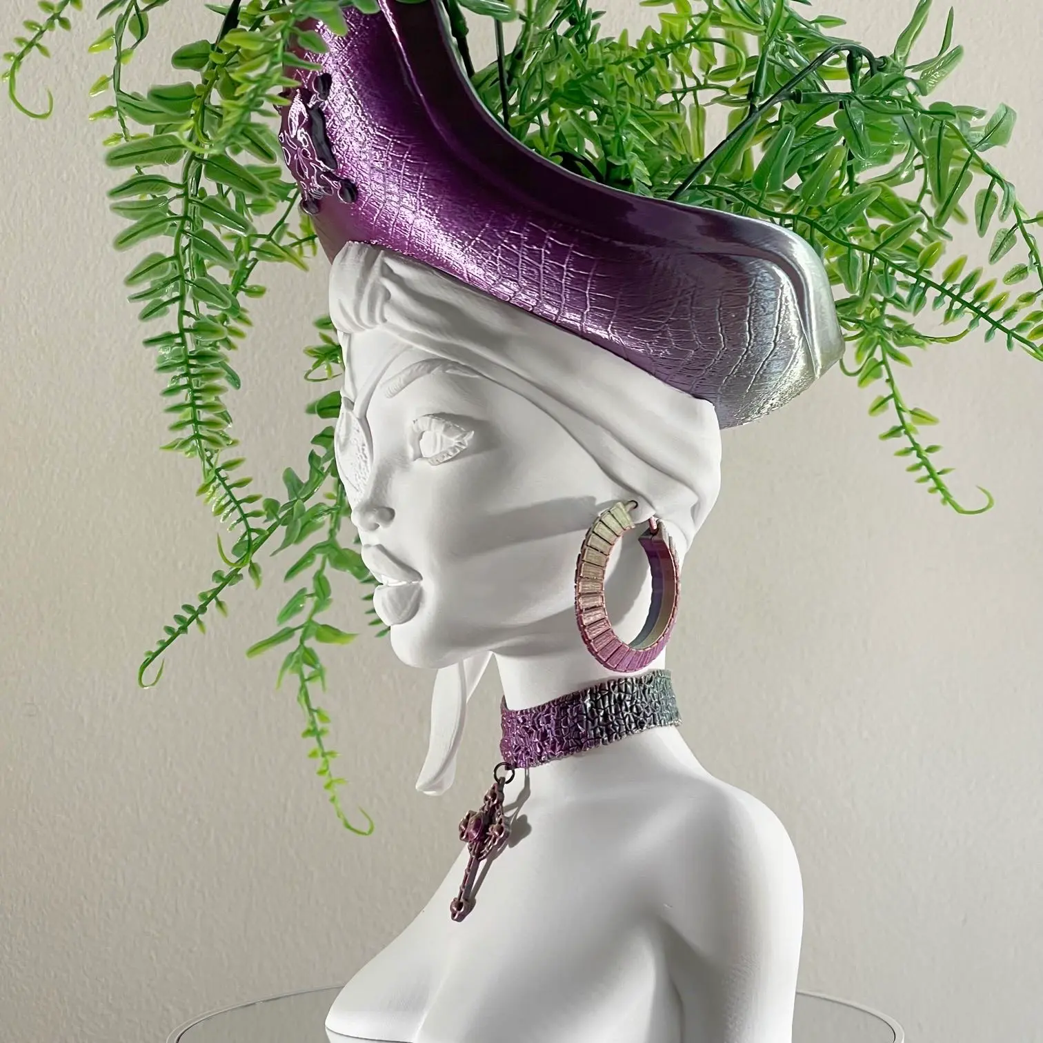 PIRATE QUEEN PLANTER / BUST POT