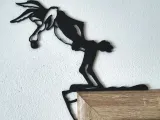 Coyote door corner-1