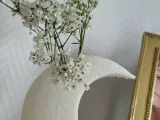 Moon shaped vase-0