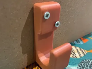 Simple peg / hanger