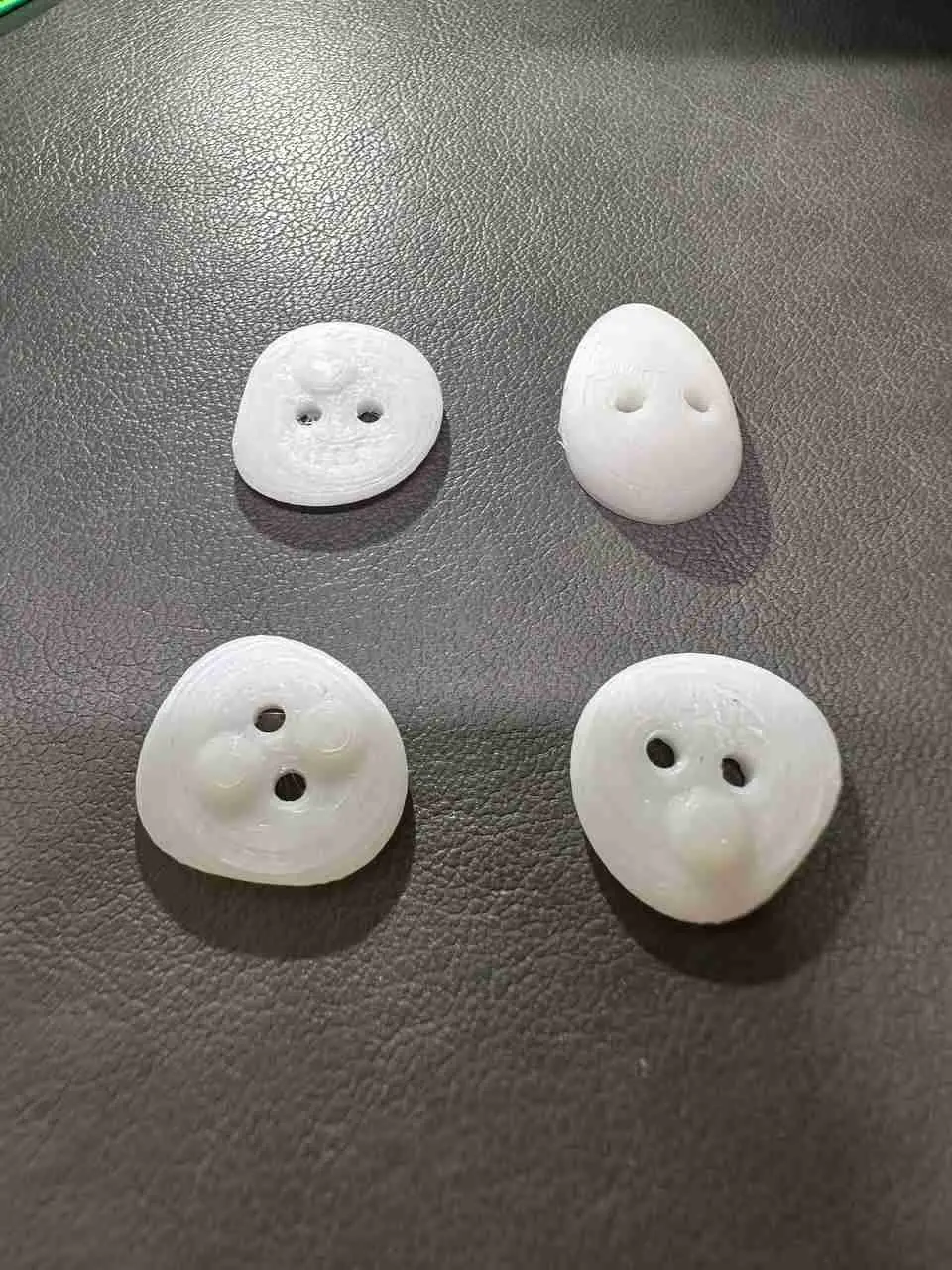 Eggs buttons
