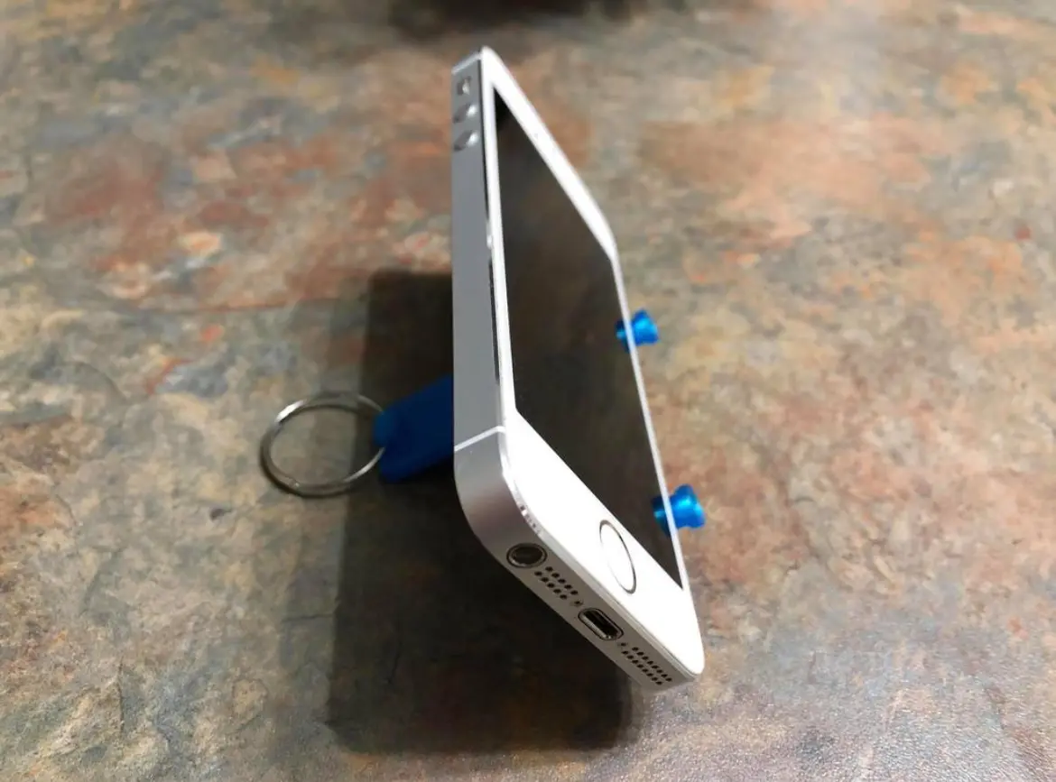 Boo- a folding phone holder