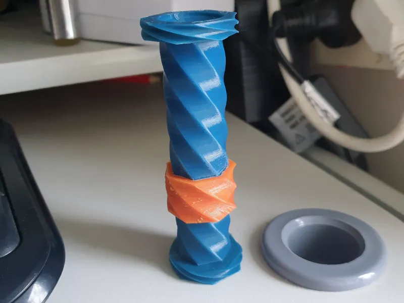 Spiral fidget/ spinner