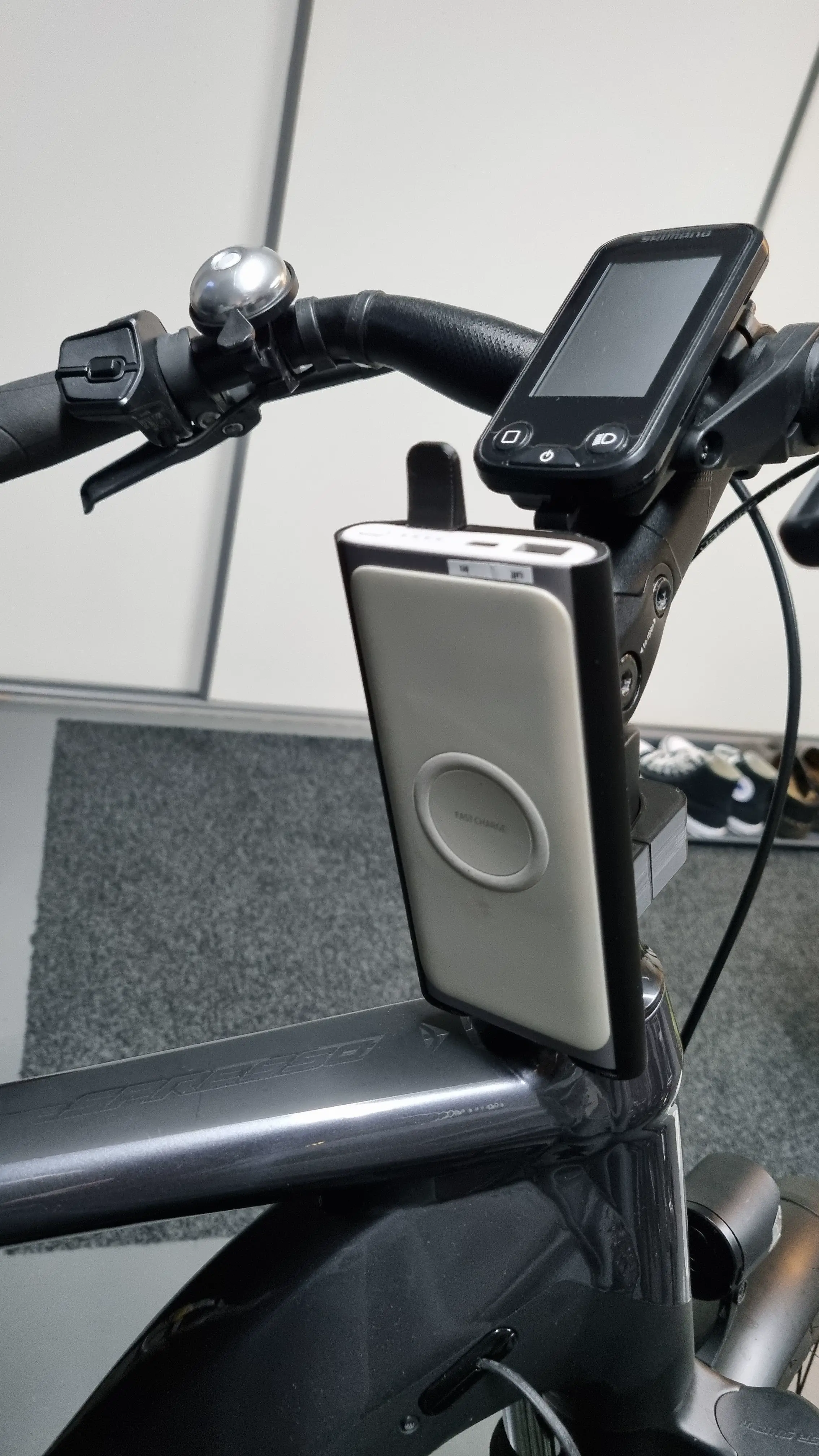 Samsung power bank holder for bike