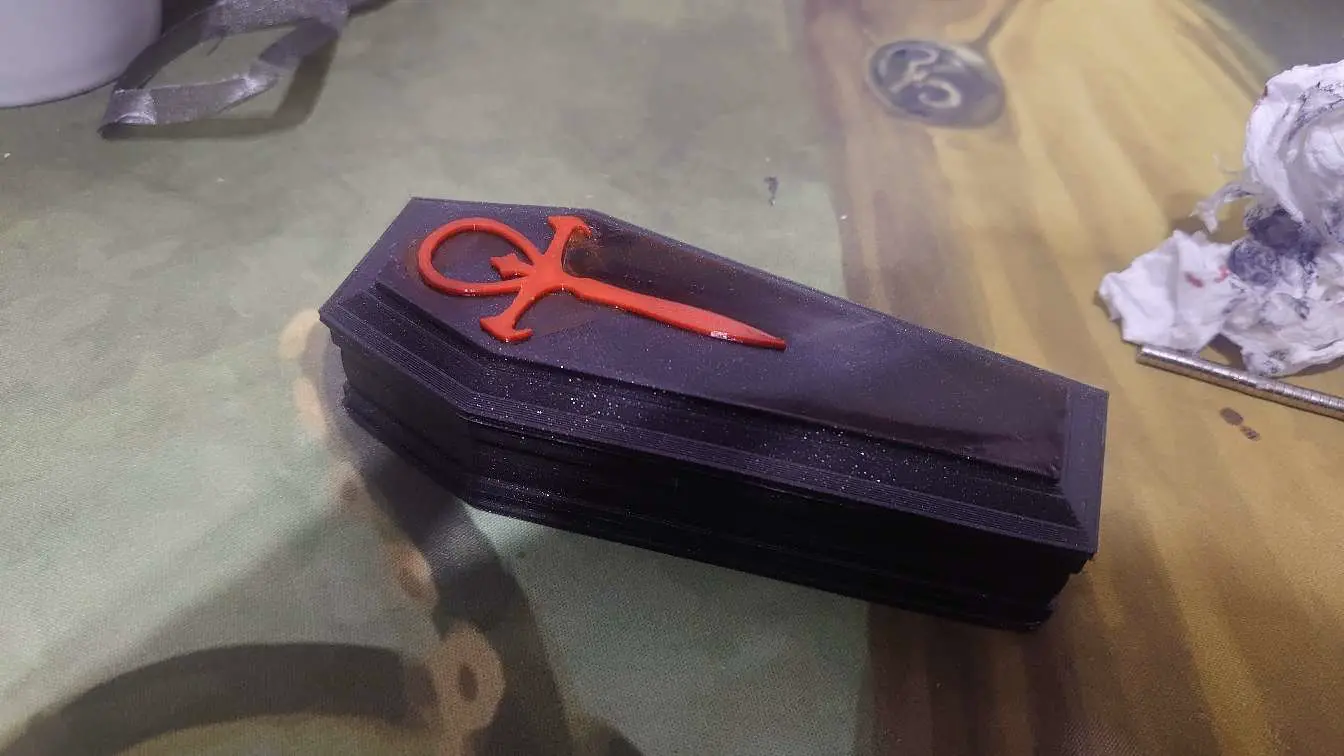 Magnetic Coffin Dice Box