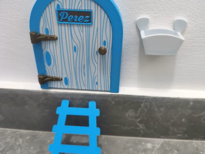 Puerta ratón Pérez