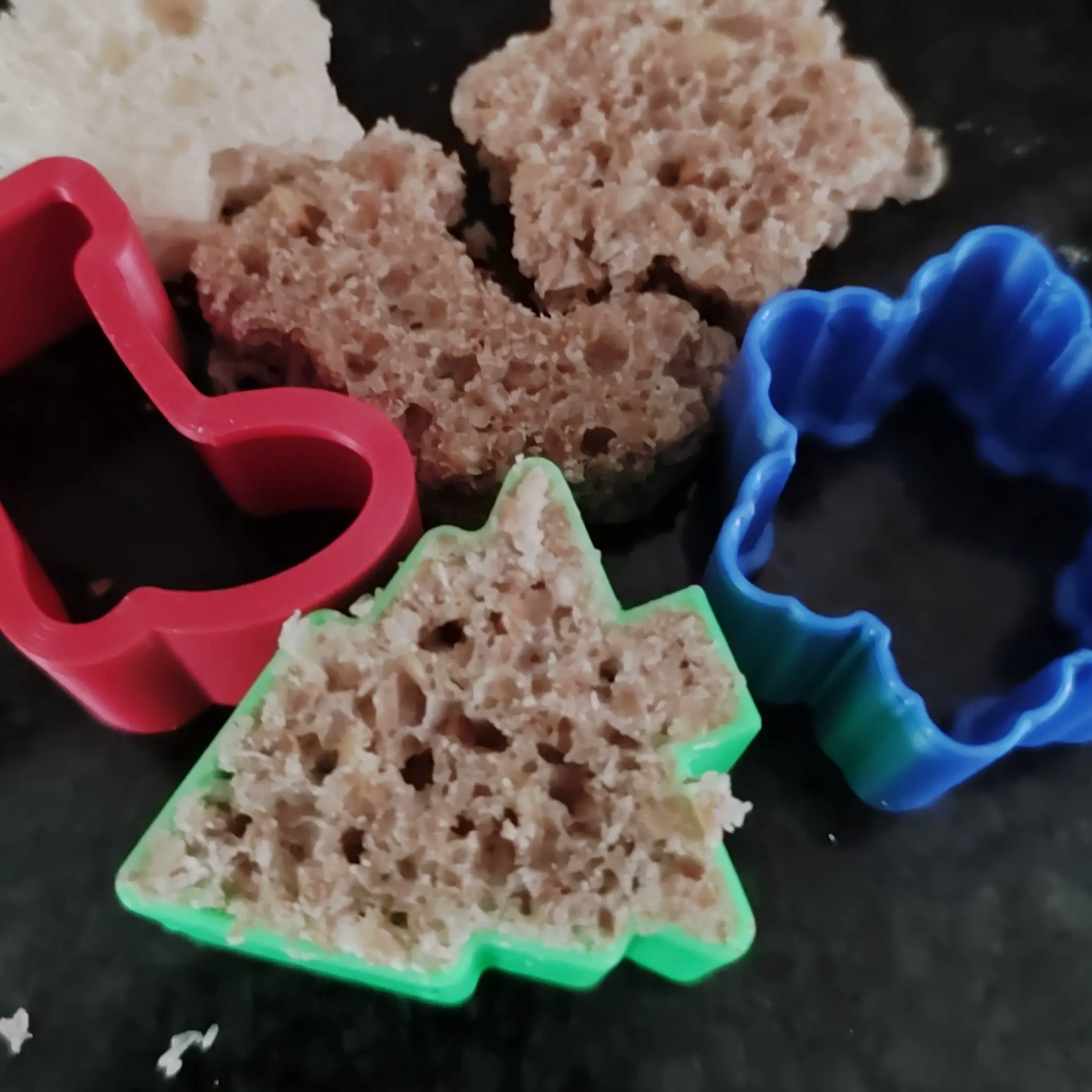 CHRISTMAS TREATS - FRUITS - BREAD CUTTERS