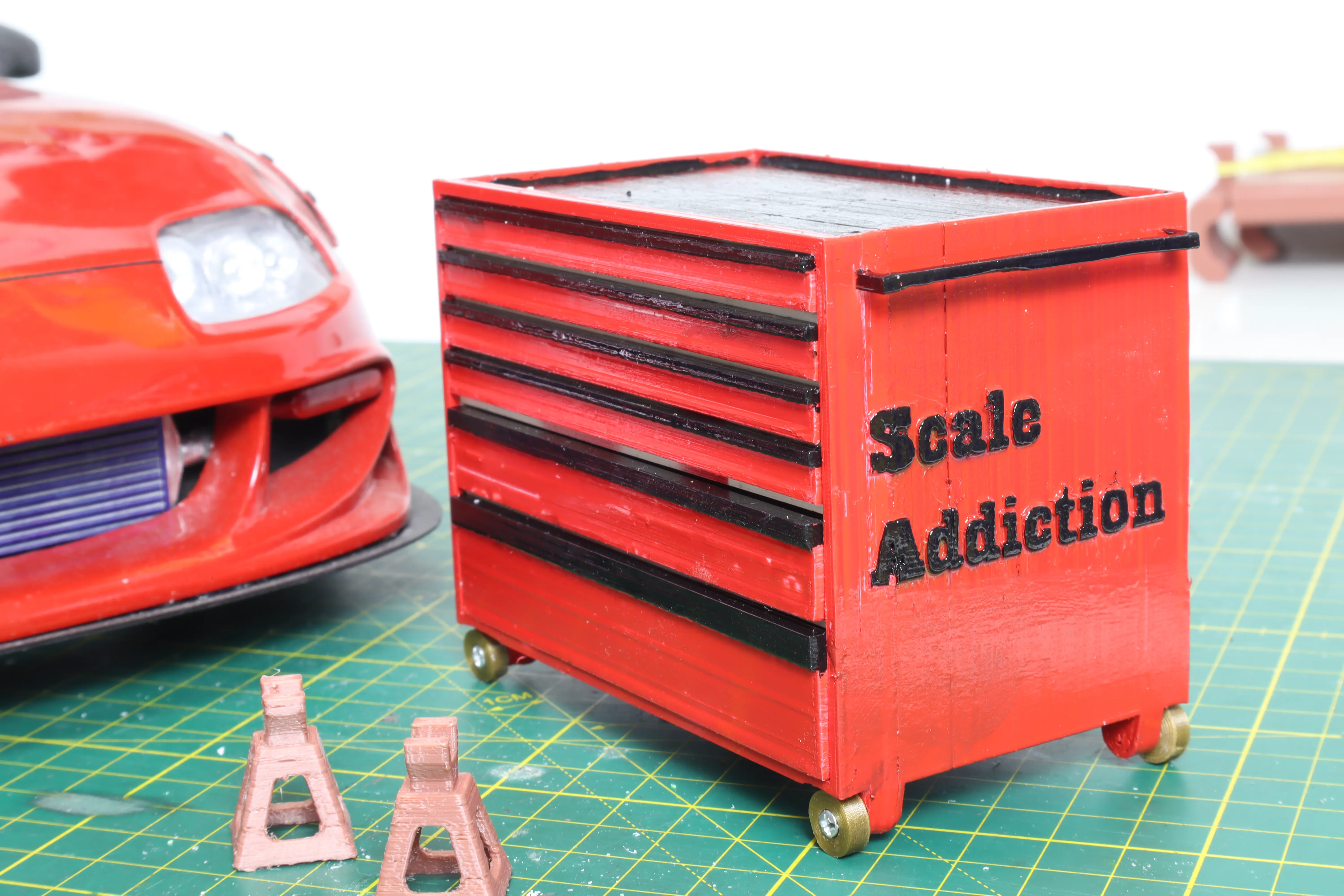 1:10 scale garage  tool box