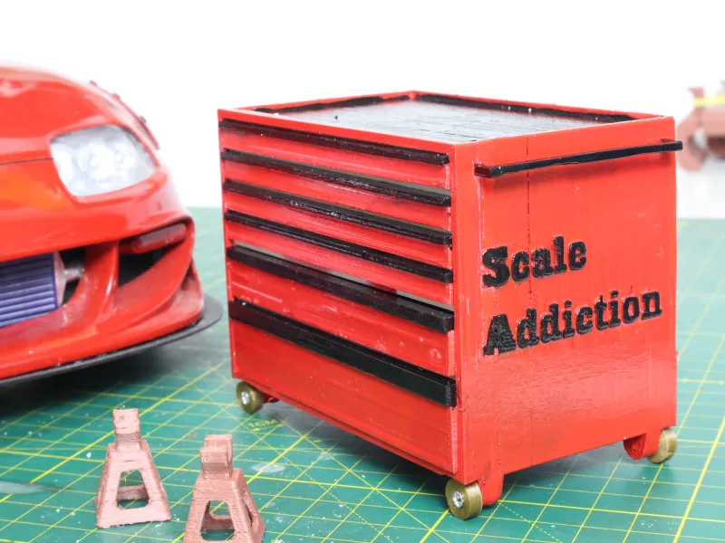 1:10 Scale Garage Tool Box