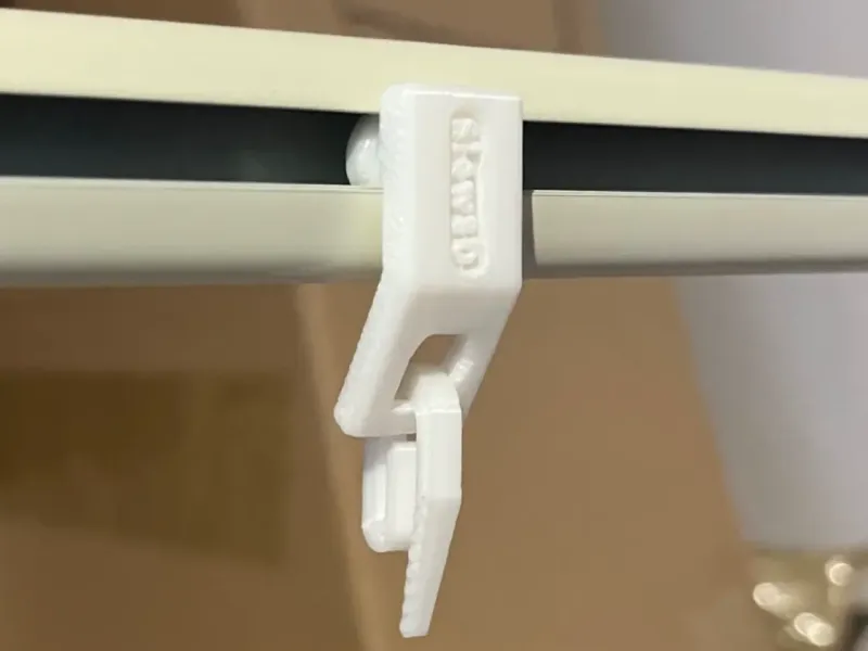 Curtain rail Hanger