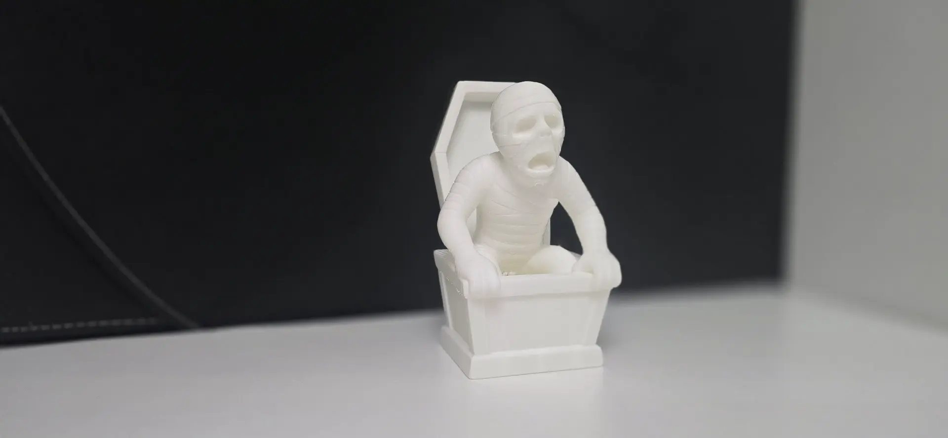Creeping Mummy in Coffin Figurine