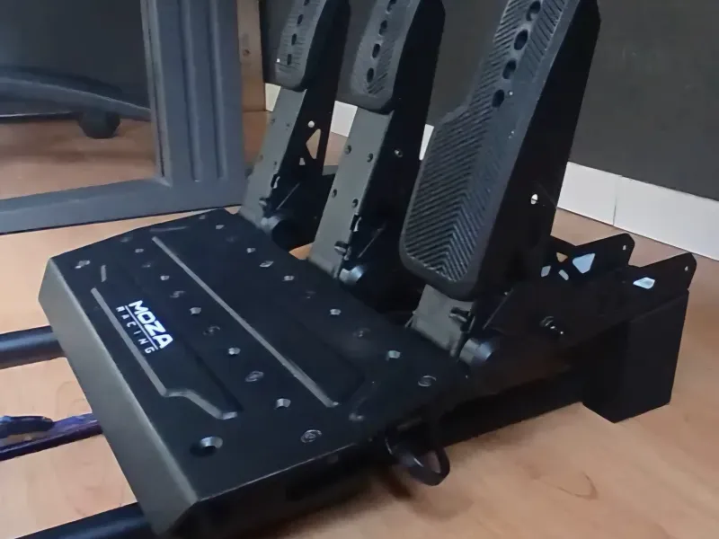MOZA SRP zu Playseat Challenge Adapter