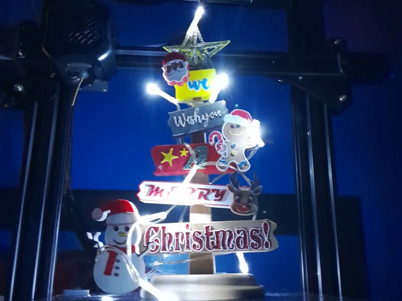 Christmas tree by Noob3DLab