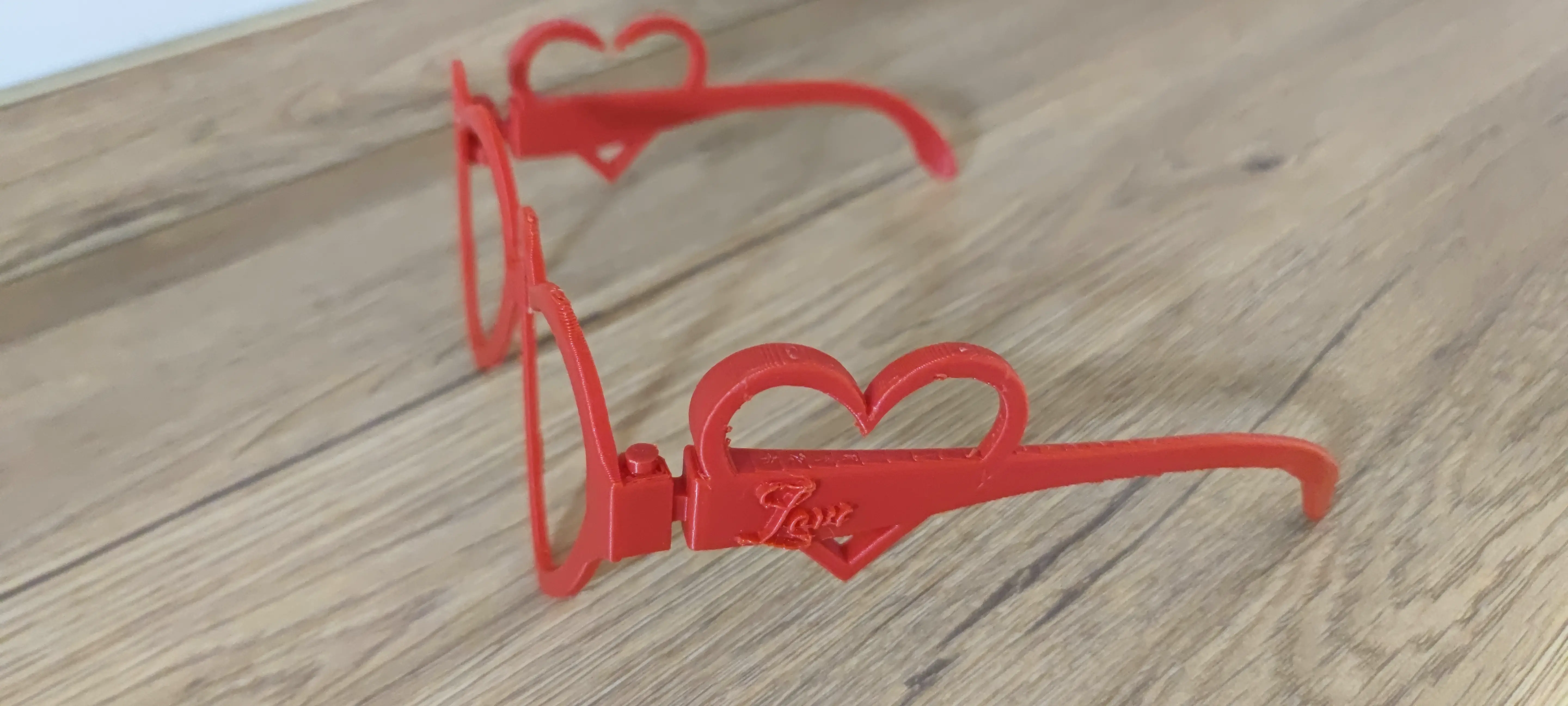 San Valentine Glasses with Love and Heart