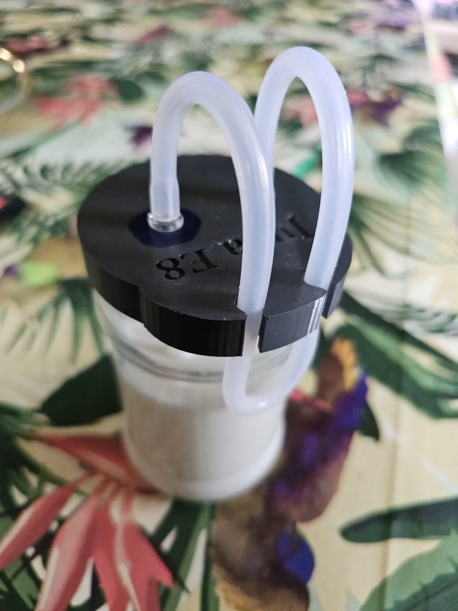 for the Jura E8 machine (mother for a small jar for milk) 