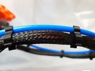 Кабельный зажим из ПТФЭ
3D