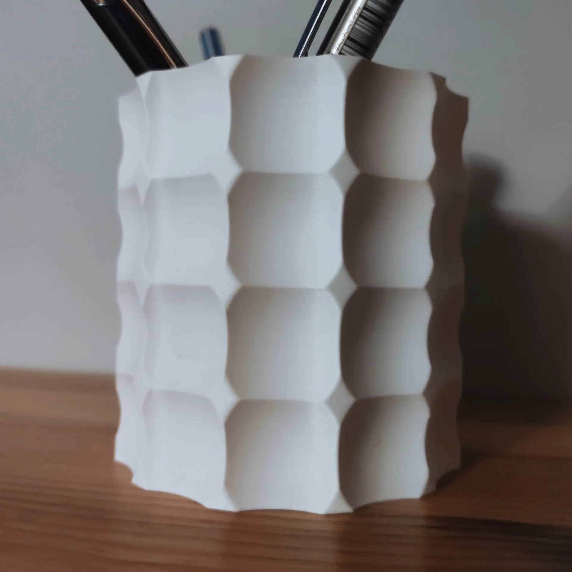 Anti Sphere Pen Holder / Plant Pot / Planter - Vase mode - E