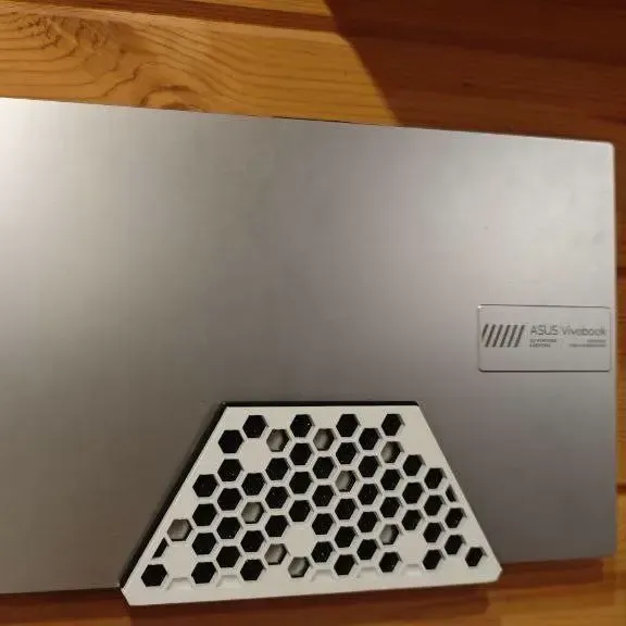 Laptop wall holder