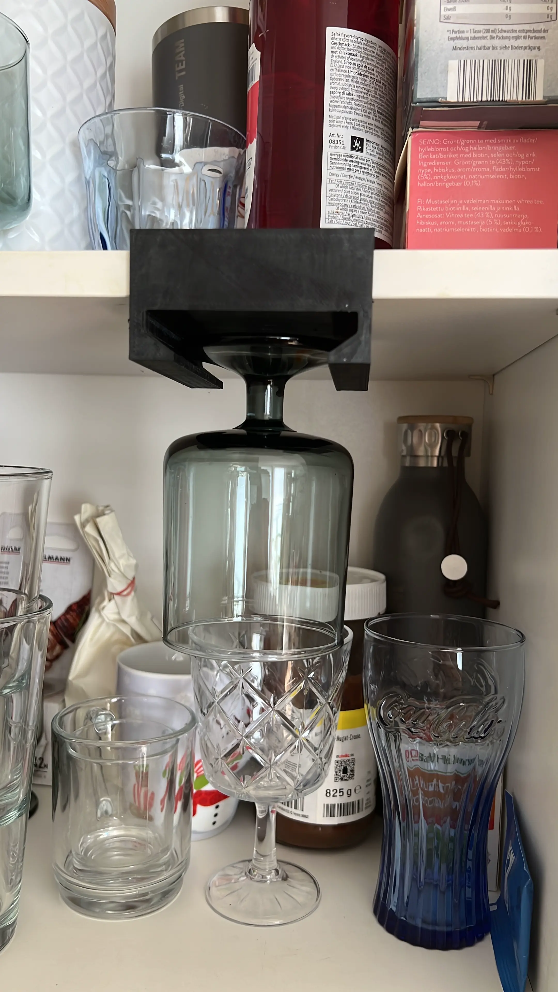 Cupboard Glas holder