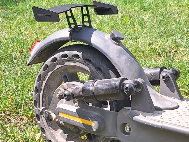 Spoiler para scooter eléctrico