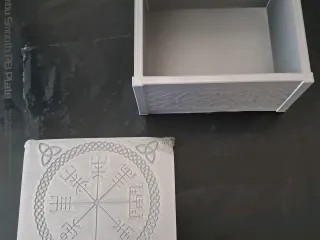 caja de runas vikinga