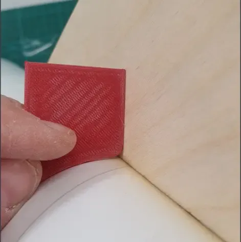 Rocket fin epoxy fillet tool
