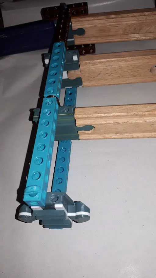 Wooden railway Stemfie bridges from BeamBridge