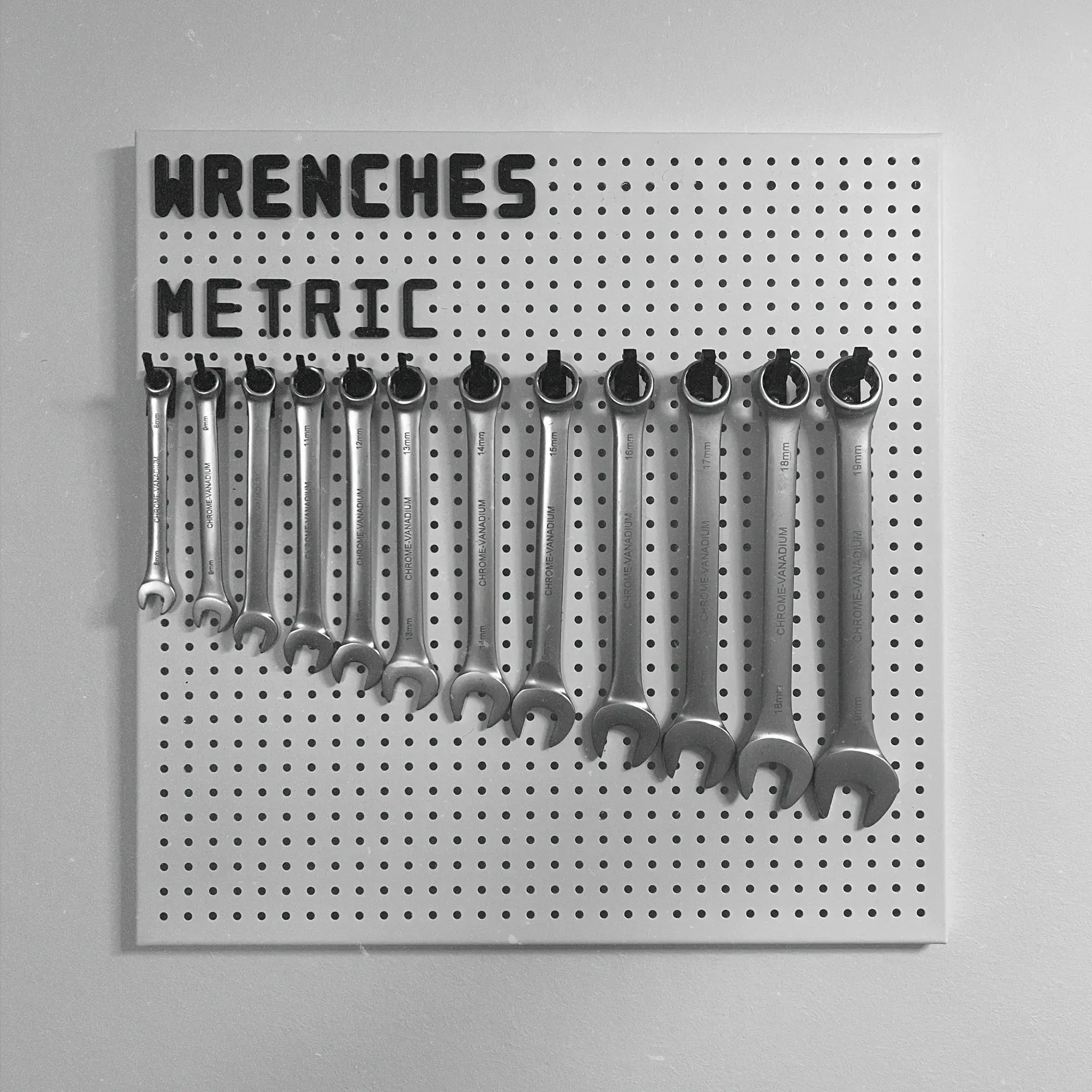 Pegboard kit (Biltema) - Monopeg Rounded typeface