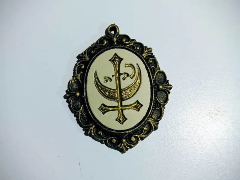 vintage cameo Lilith