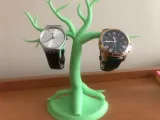Green tree Watch stand-2