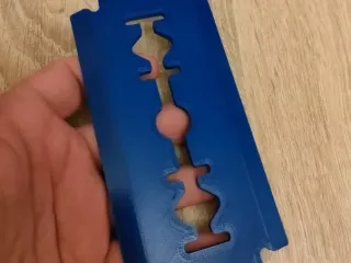 Scraper-Razor Shape