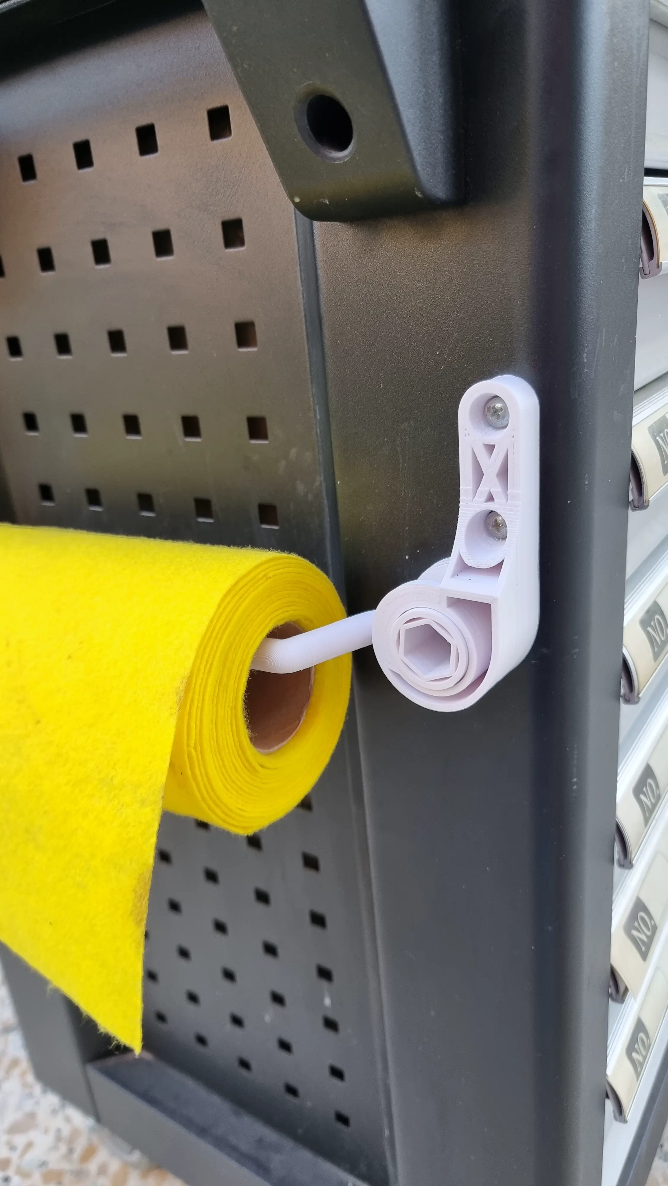 QUICK RELEASE PAPER TOWEL HANGER ( NO ASSEMBLE )