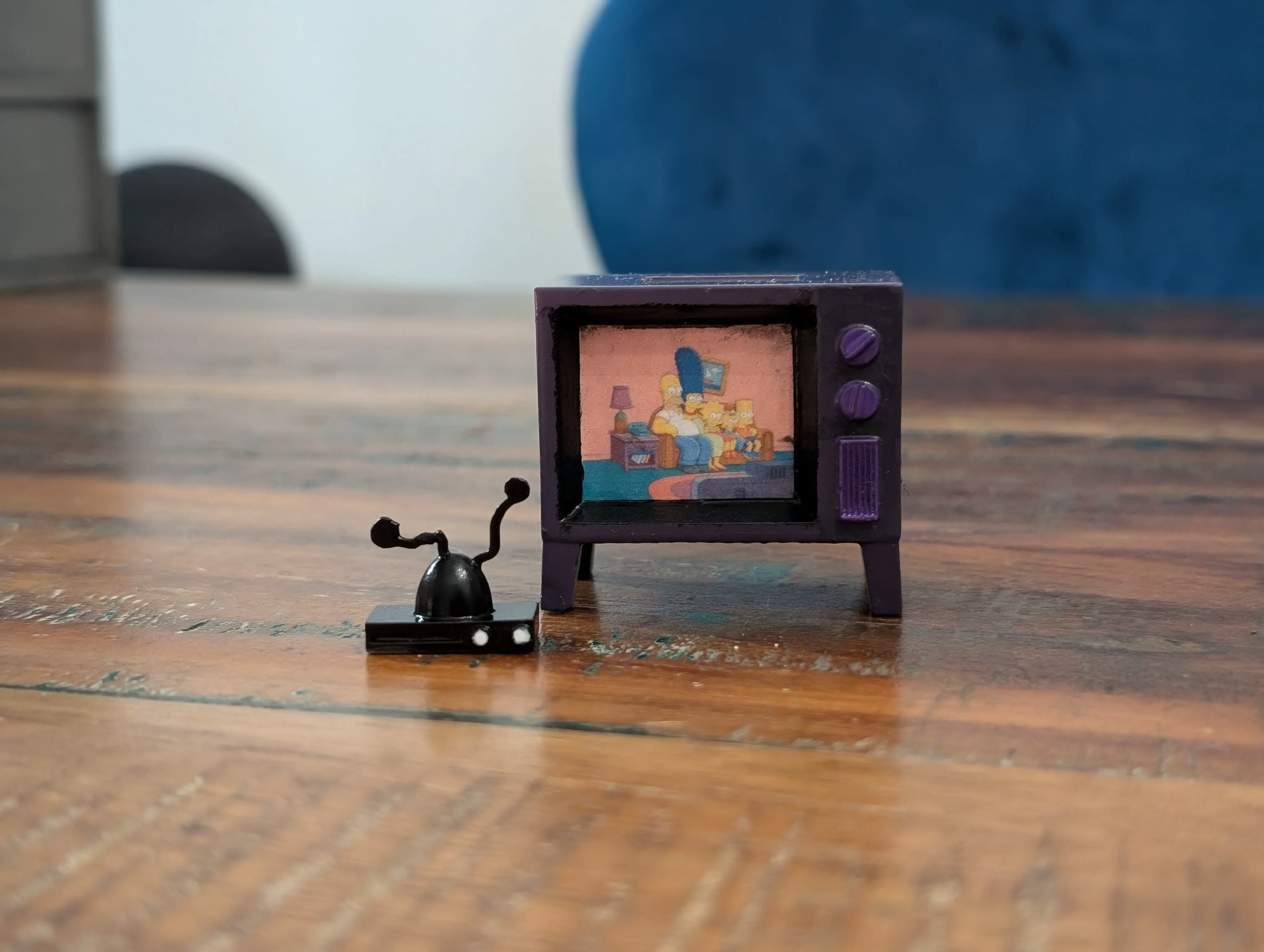 Simpsons TV (la antena es desmontable)